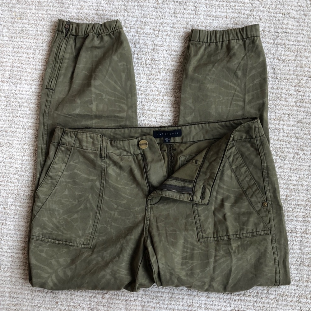 Sanctuary camo pants.
